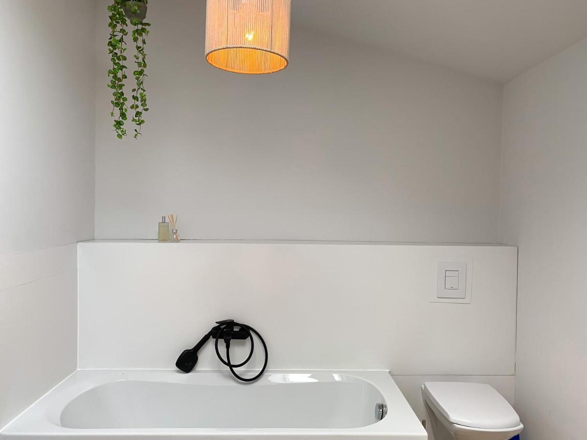 Little Taiwan Apartment เลียจ ภายนอก รูปภาพ