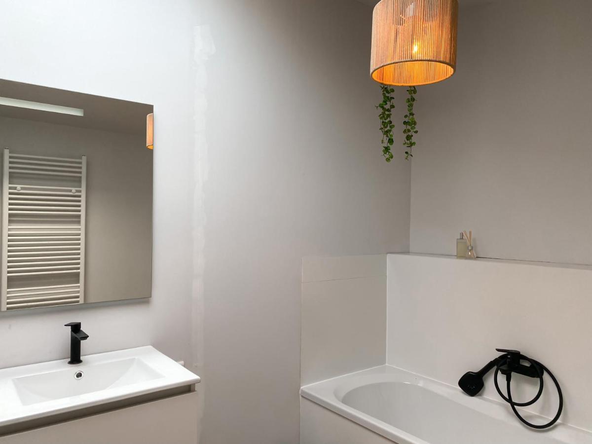 Little Taiwan Apartment เลียจ ภายนอก รูปภาพ